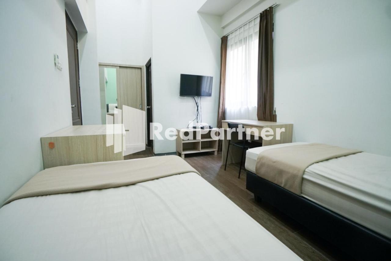 Toba Mansion Syariah Near Benhil Redpartner Hotel Jakarta Exterior photo
